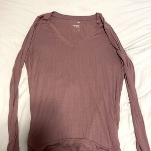 V NECK LONG SLEEVE TOP